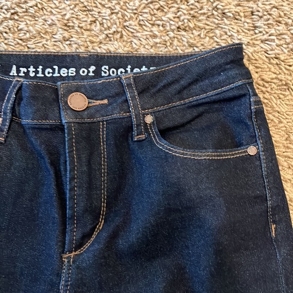 Raw hem skinny jeans - Picture 4 of 9